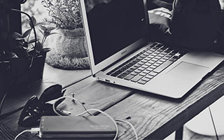 开云集团中国官网-瑞·弗兰：全黑队的“防守专家”，每一次关键拦截都帮助球队稳住局面