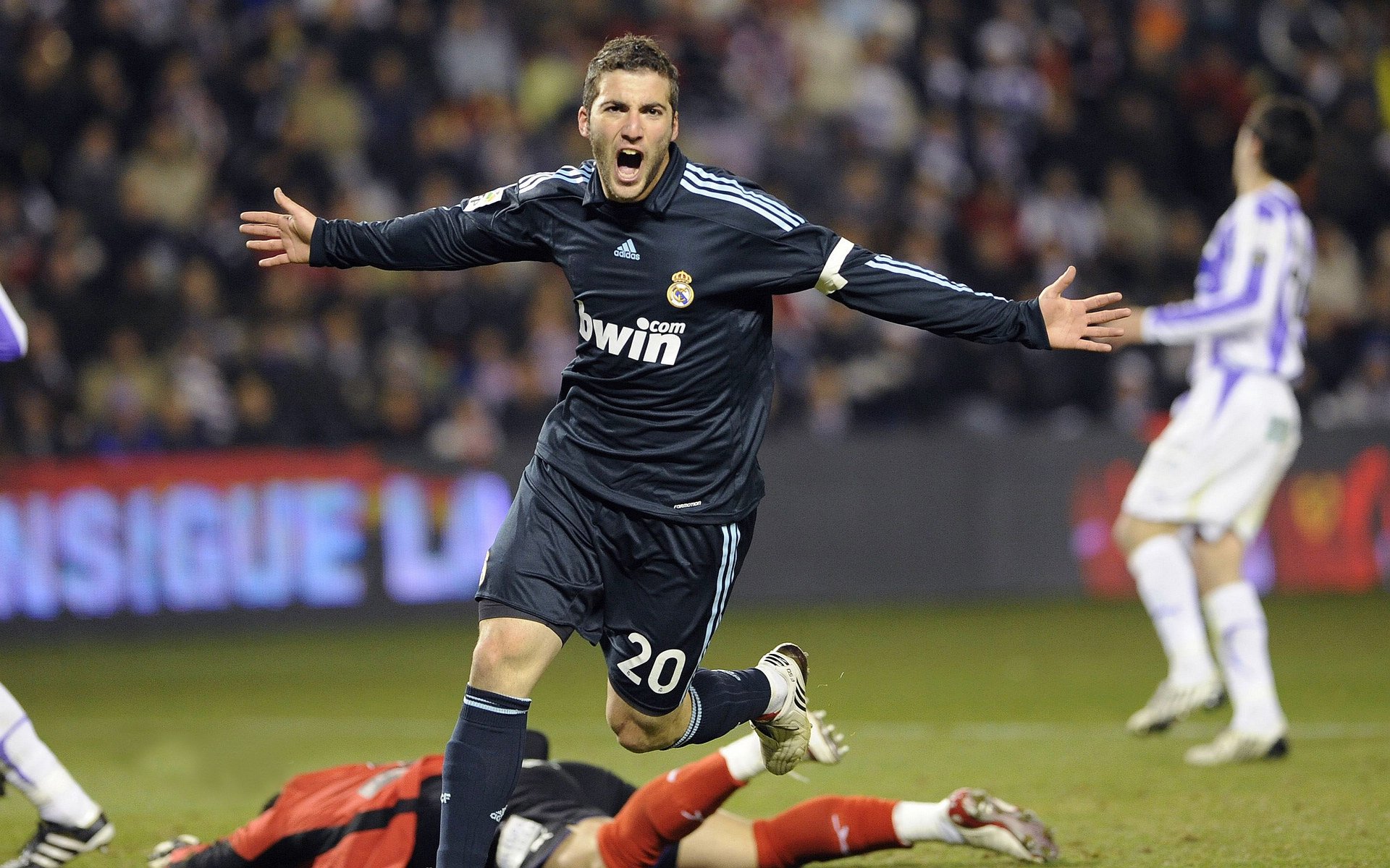 巴黎圣日耳曼引援持续升级，豪门阵容更豪华，巴黎圣日耳曼阵容强大