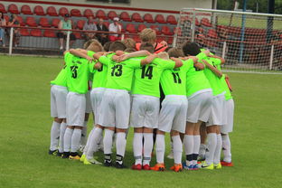 开云体育官方网入口-库里赛后称赞队友团结赢下关键比赛，库里鼓励